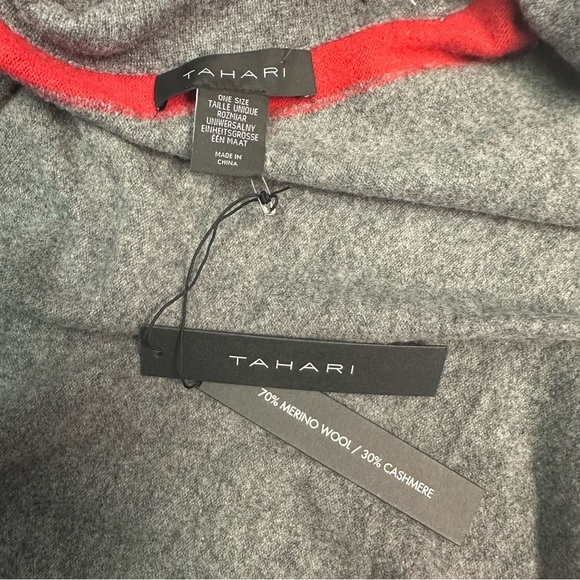 Tahari Gray Poncho 70% Merino Wool / 30% Cashmere with Red Accent One Size - Picture 7 of 7